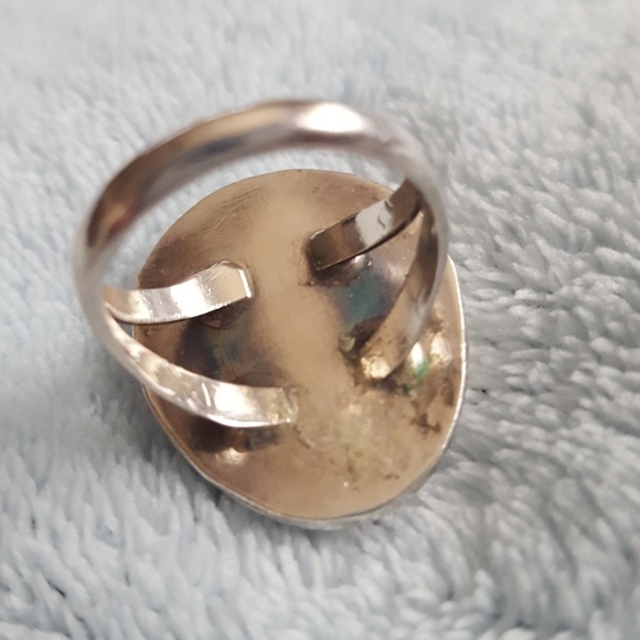 Ring - Picture 4 of 5